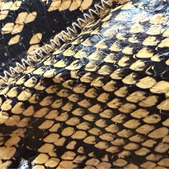 Pantera Snakeskin Clutch in Black and Brown with Gold Clasp- GUC - Picture 11 of 12